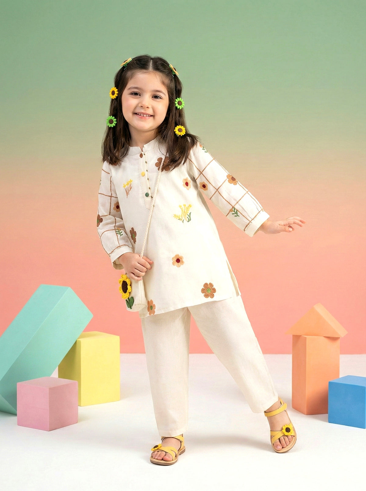 Girls Ivory White Floral Embroidered Full Sleeve Kurta with Straight Pants Co-Ord Set