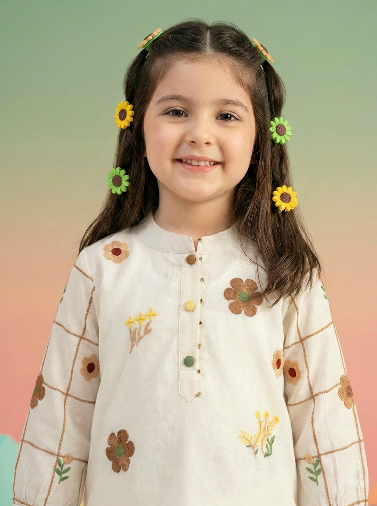 Girls Ivory White Floral Embroidered Full Sleeve Kurta with Straight Pants Co-Ord Set