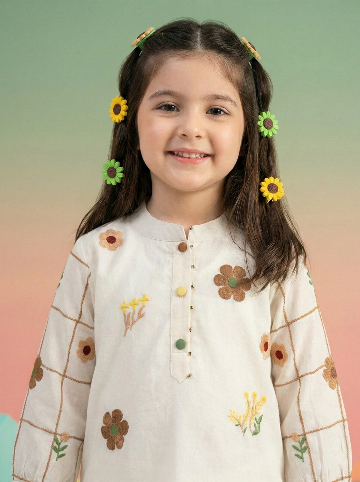 Girls Ivory White Floral Embroidered Full Sleeve Kurta with Straight Pants Co-Ord Set