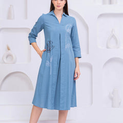 Elegant Embroidered A-Line Midi Dress with Shirt Collar & 3/4 Sleeves