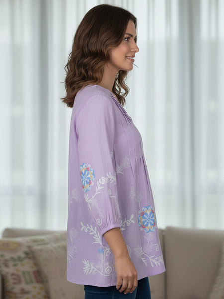 Elegant Lavender Top Featuring Delicate Multicolor Motifs
