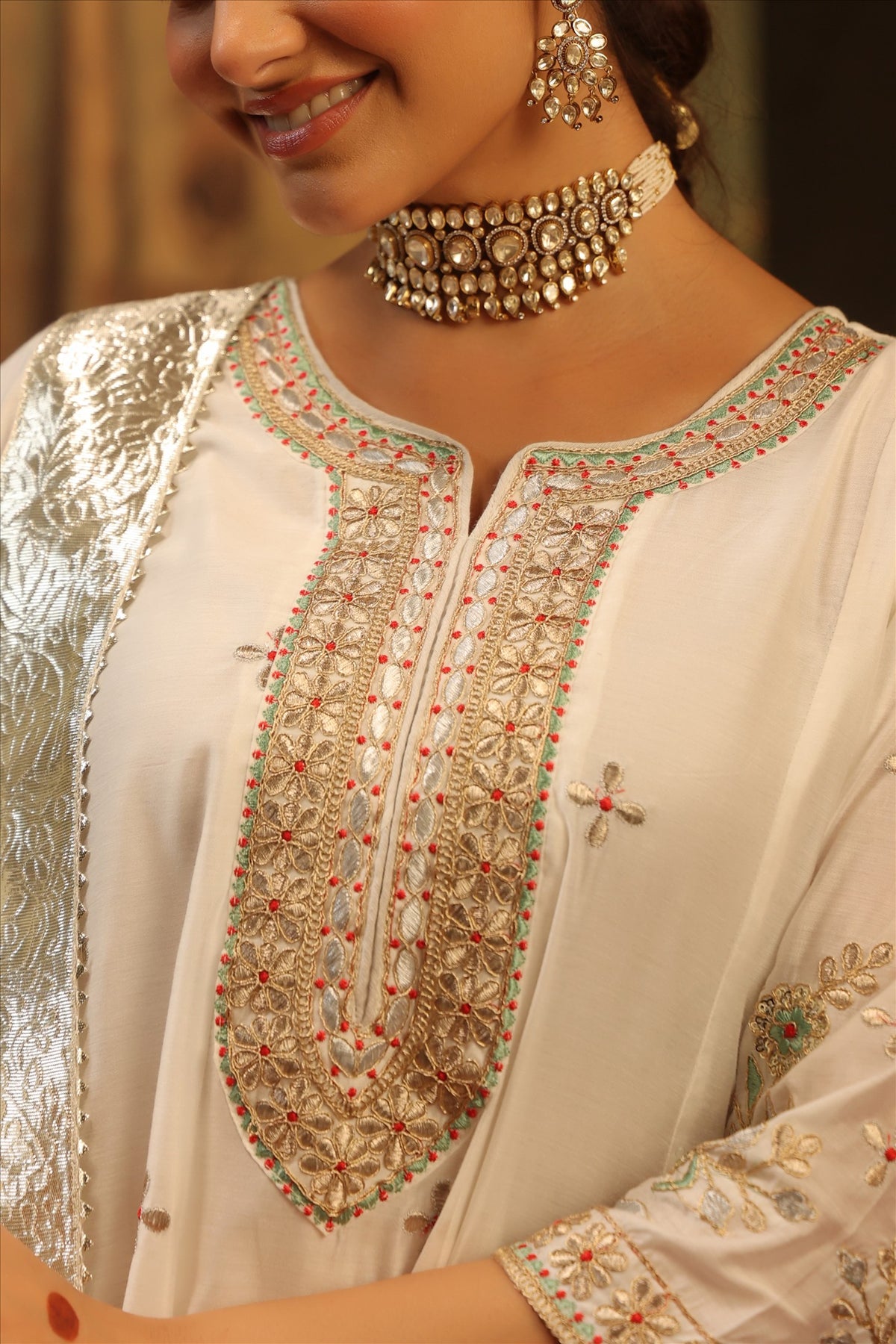 Women's Elegant Ivory Embroidered Straight Kurta Pant Set with Silver Border Dupatta