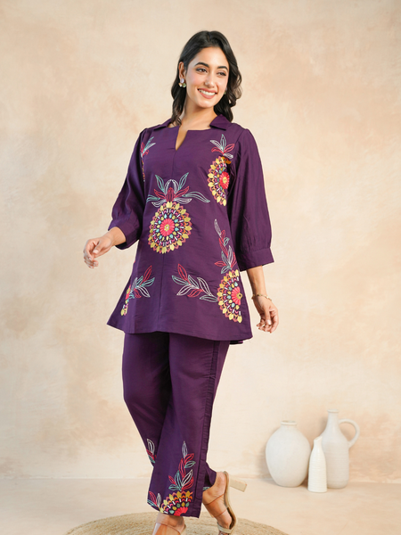Graceful Purple Floral Embroidered Kurta with Pants