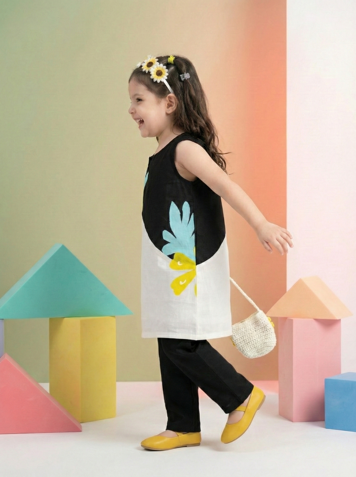 Girls Black & White Floral Printed Sleeveless Tunic Top with Black Pants Co-Ord Set