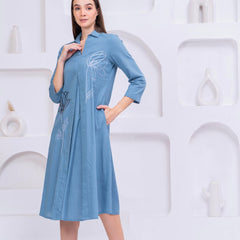 Elegant Embroidered A-Line Midi Dress with Shirt Collar & 3/4 Sleeves