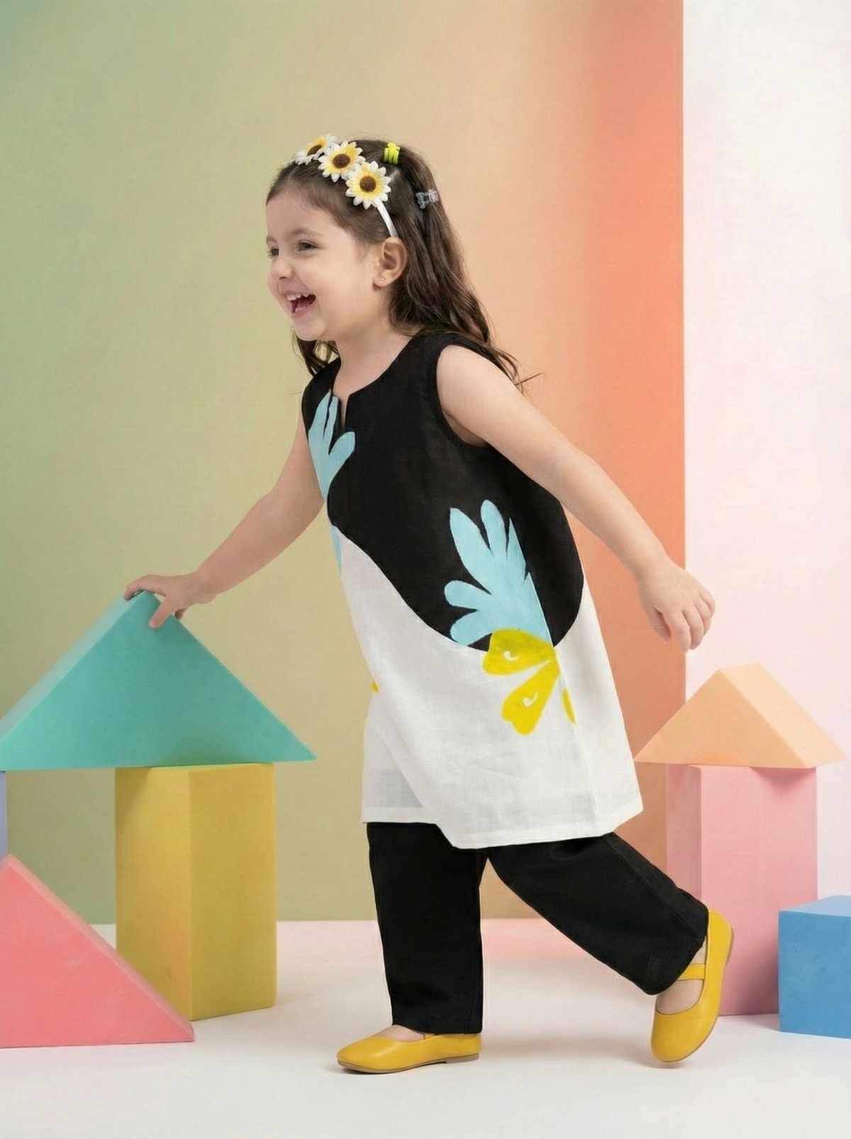 Girls Black & White Floral Printed Sleeveless Tunic Top with Black Pants Co-Ord Set