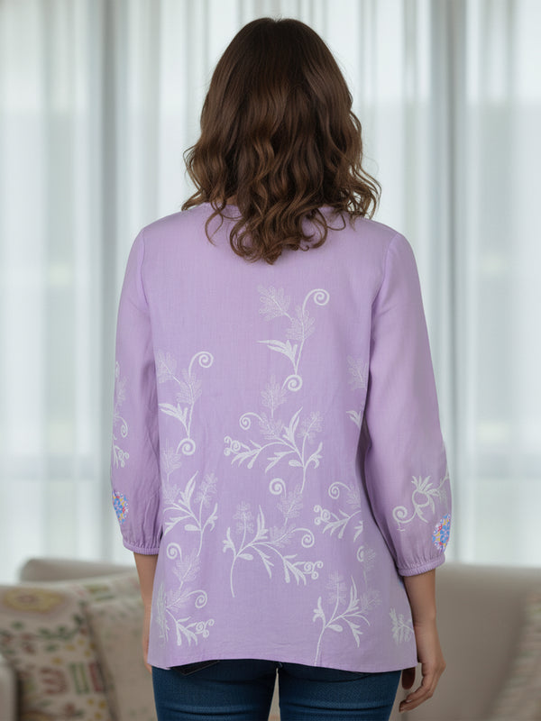 Elegant Lavender Top Featuring Delicate Multicolor Motifs