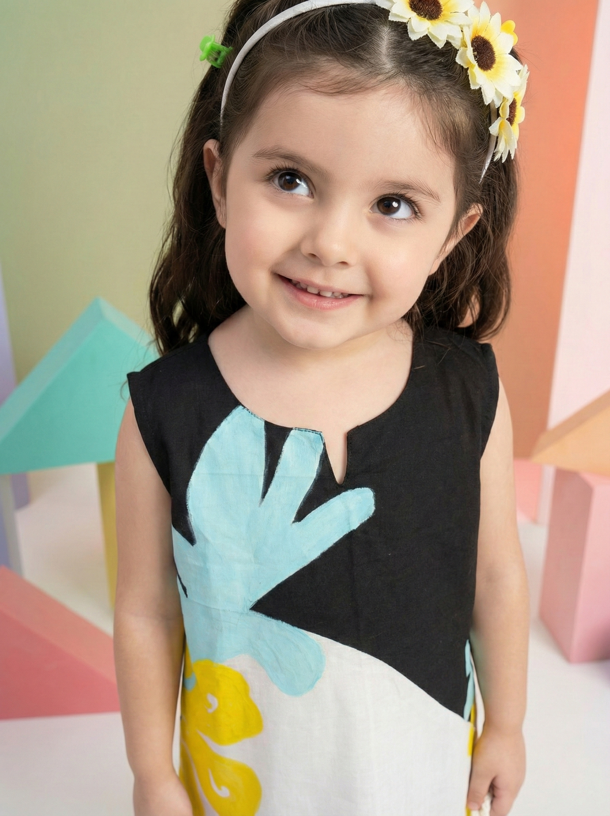Girls Black & White Floral Printed Sleeveless Tunic Top with Black Pants Co-Ord Set