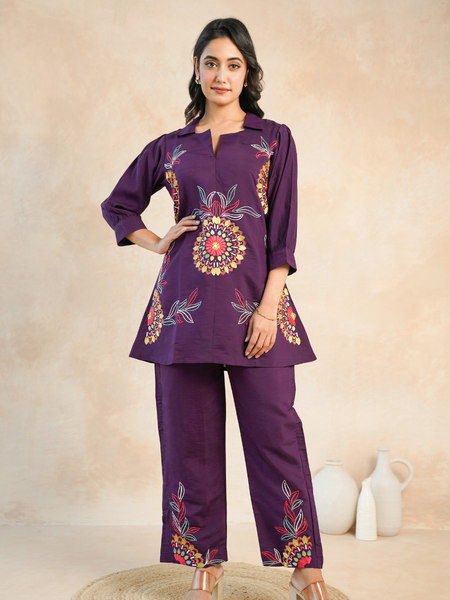 Graceful Purple Floral Embroidered Kurta with Pants