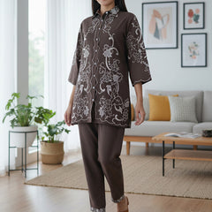 Trendy Two-Piece Brown Outfit with Contrast Embroidery
