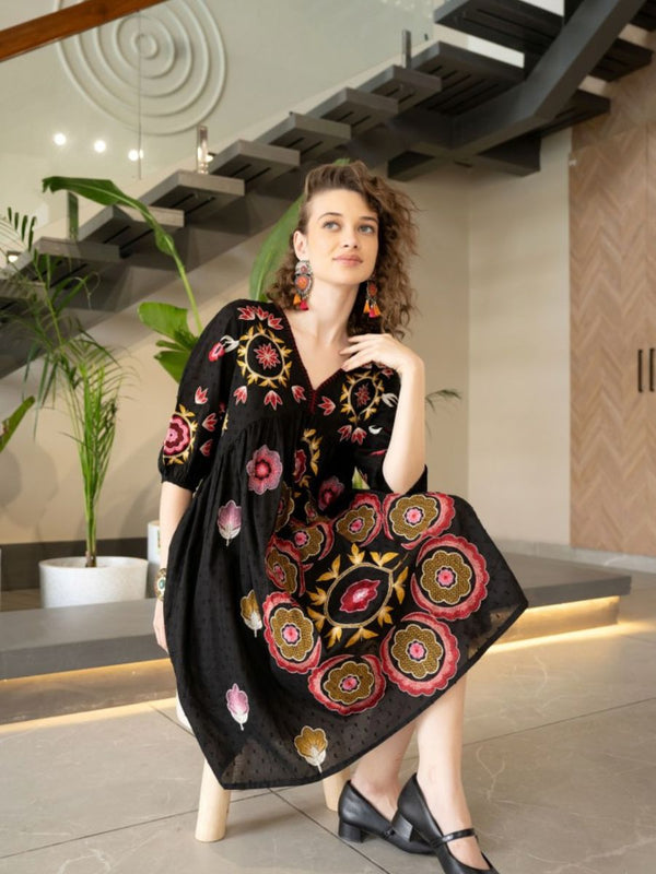 Chic Black Embroidered Cotton Midi Dress with V-Neck & Elbow Sleeves