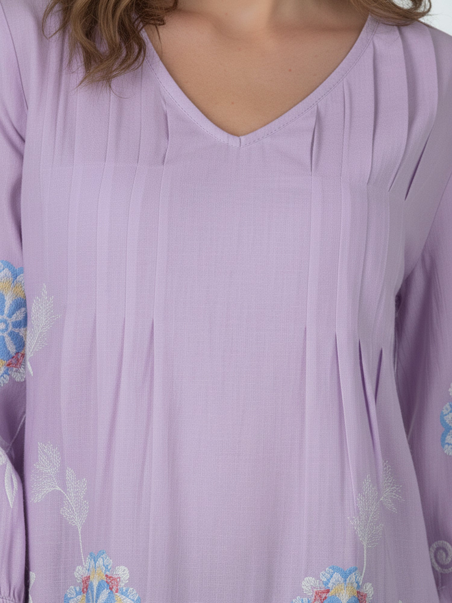 Elegant Lavender Top Featuring Delicate Multicolor Motifs