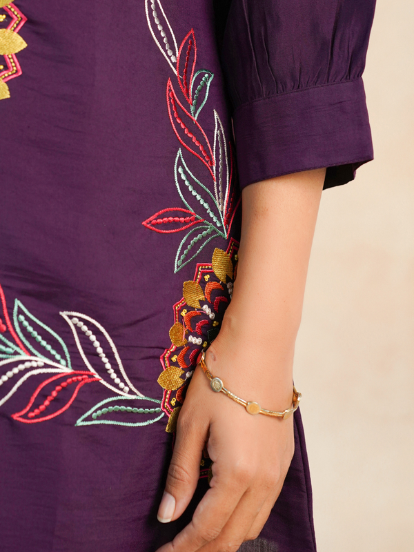 Graceful Purple Floral Embroidered Kurta with Pants