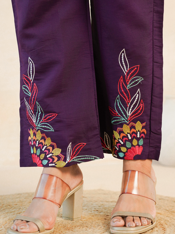 Graceful Purple Floral Embroidered Kurta with Pants