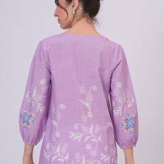 Elegant Lavender Top Featuring Delicate Multicolor Motifs