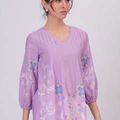 Elegant Lavender Top Featuring Delicate Multicolor Motifs