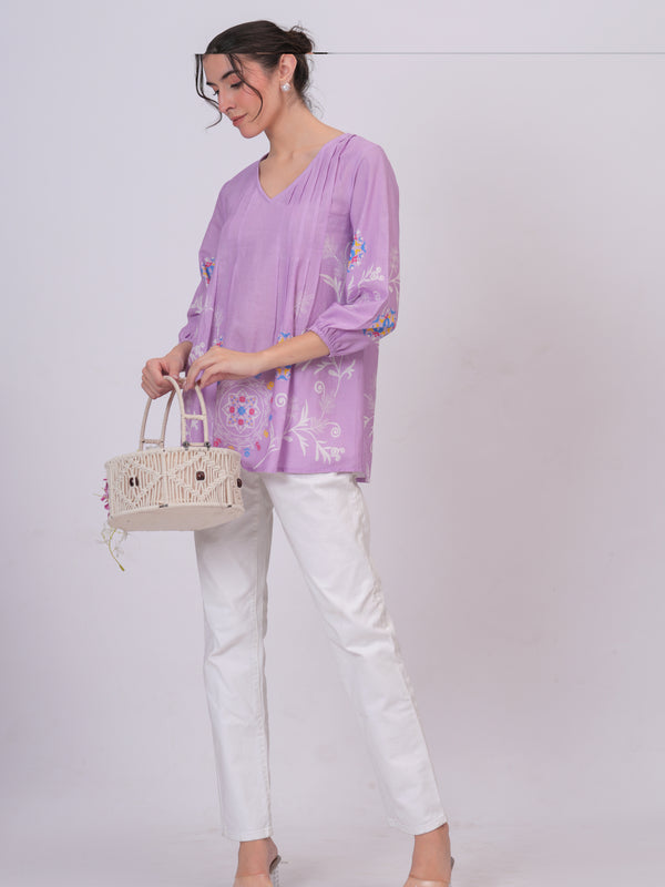 Elegant Lavender Top Featuring Delicate Multicolor Motifs