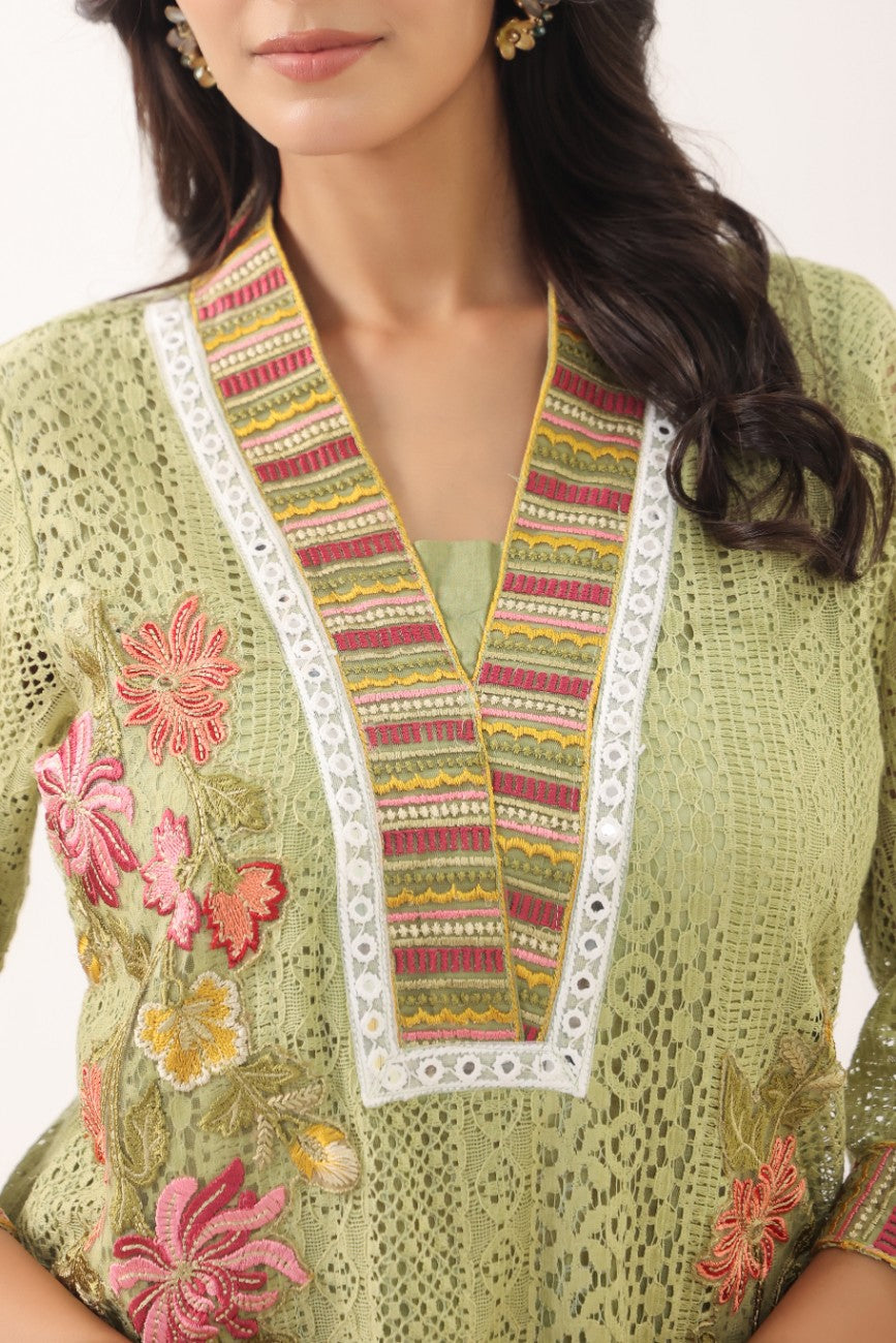 Women Green Floral Printed Straight Kurta with Pants Set