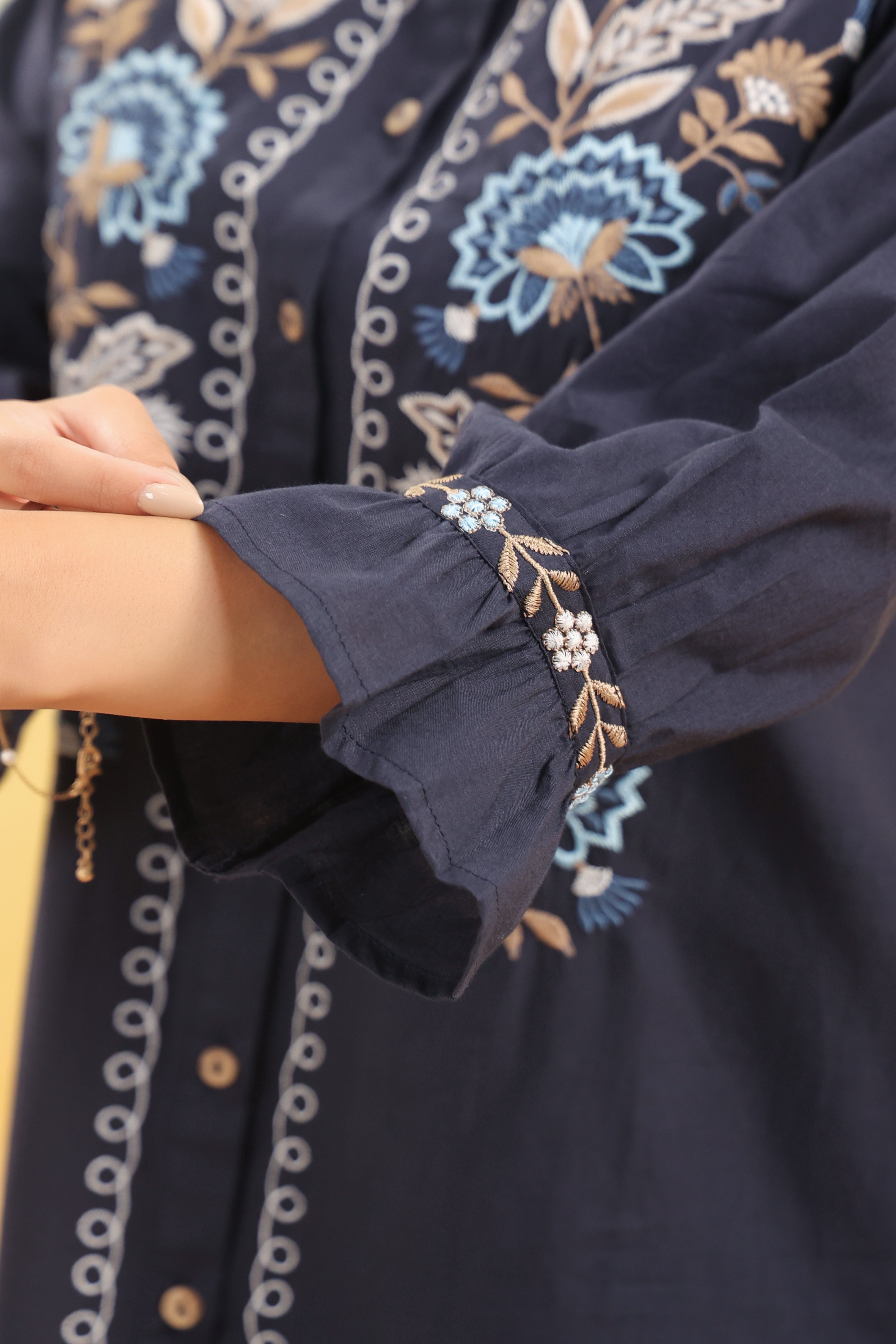 Women Navy Blue Floral Embroidered Straight Kurta Co-ord Set